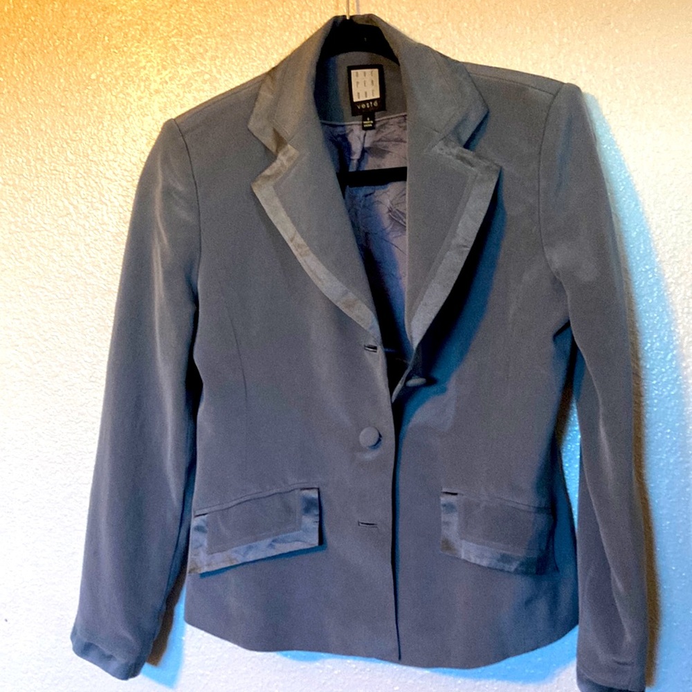 Women’s dress suit set, soft blue gray, gently used, 100% silk.